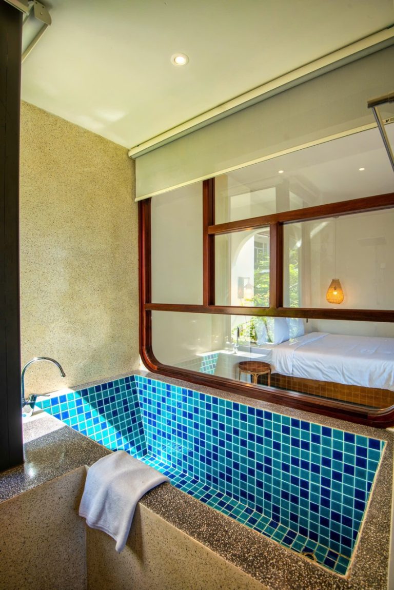 10 Le Hy Cat 11 768x1150